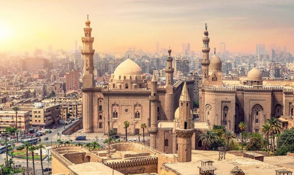 Экскурсии по Каиру: Погружение в Историю и Современность